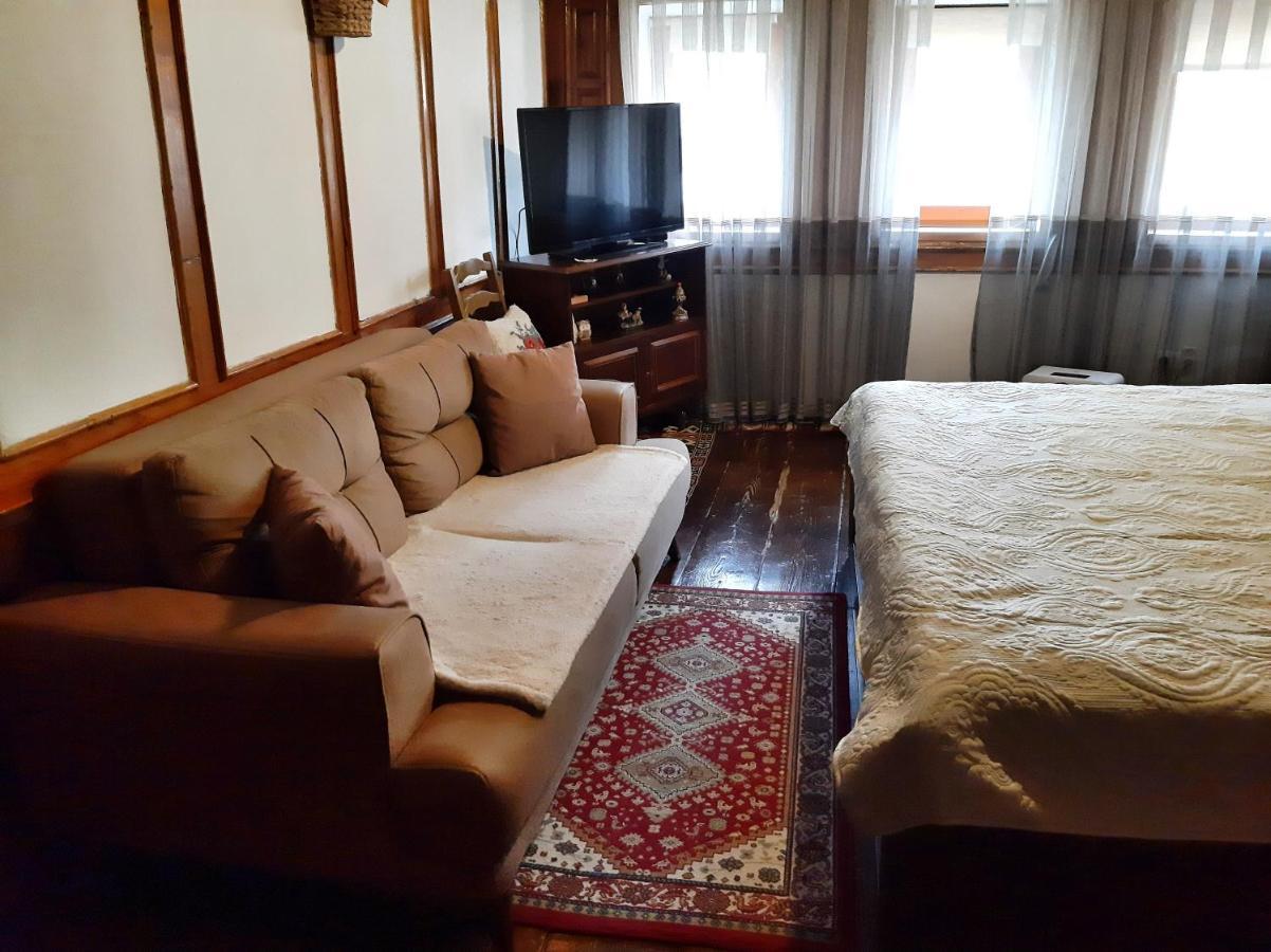 Kulla Dula Guesthouse Gjakova Exterior photo